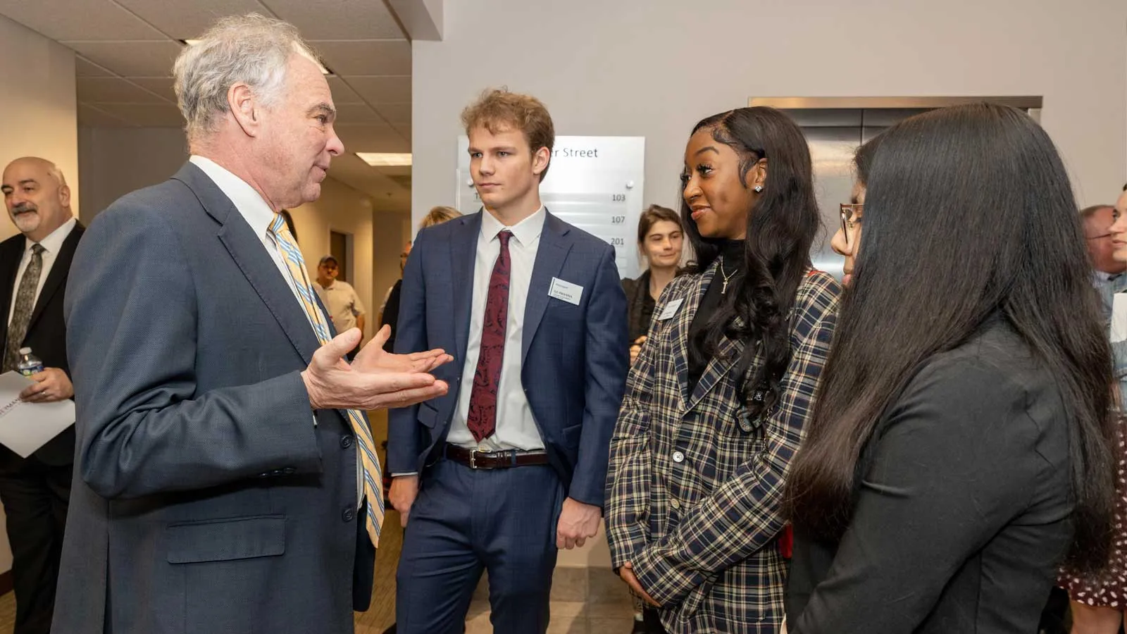 Senator Tim Kaine with Germanna Students